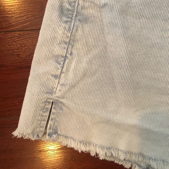 American Eagle 🦅 size 6 High Rise Corduroy Frayed shorts - Picture 11 of 16